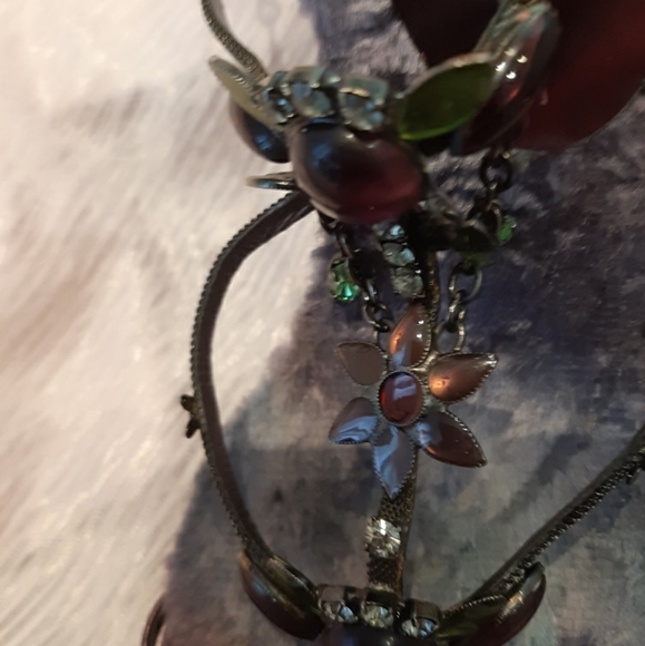 One of a kind sandals - Picture 3 of 7